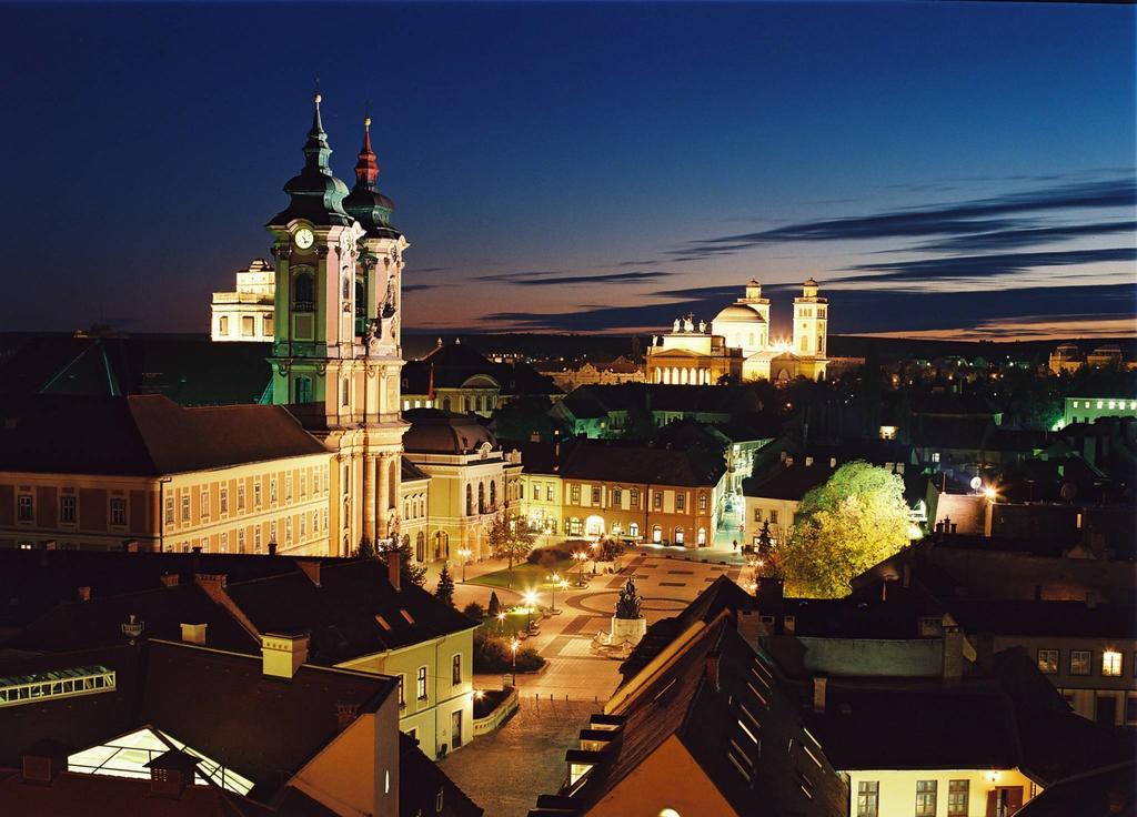 Origo Apartman Эгер Экстерьер фото
